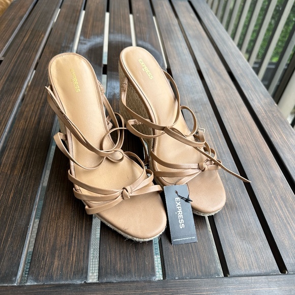 Express Heels - Picture 1 of 4